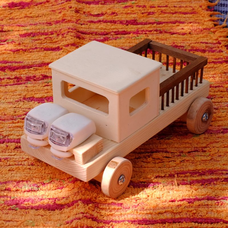 Camión molón - faros blancos