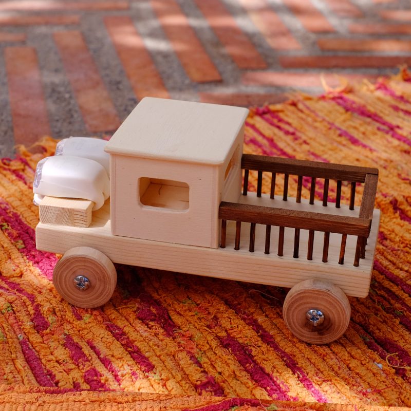 Camión molón - faros blancos