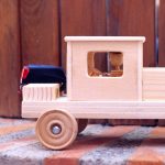 Camión molón - faros rojo y negro