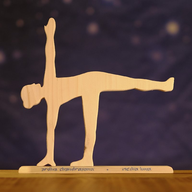 Postura de yoga "La Media Luna"