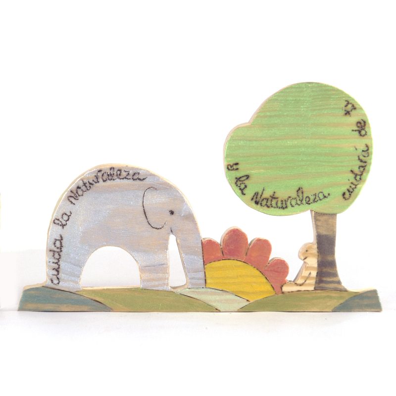 Figura de madera pintada a mano, con un elefante, sol y árbol, regalo con significado.