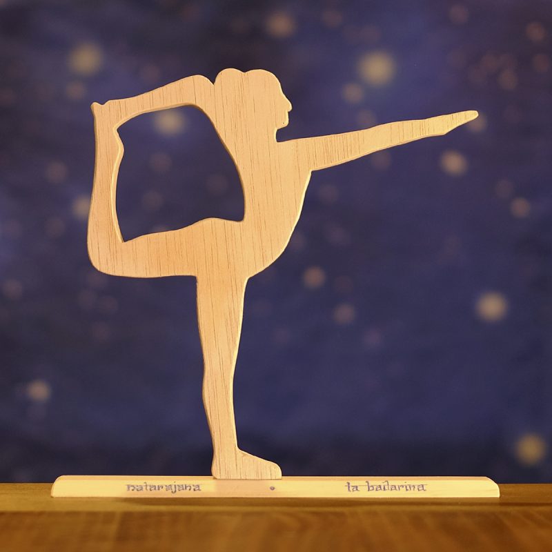 Postura de yoga "La Bailarina"