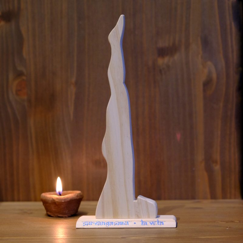 Postura de yoga "La Vela"