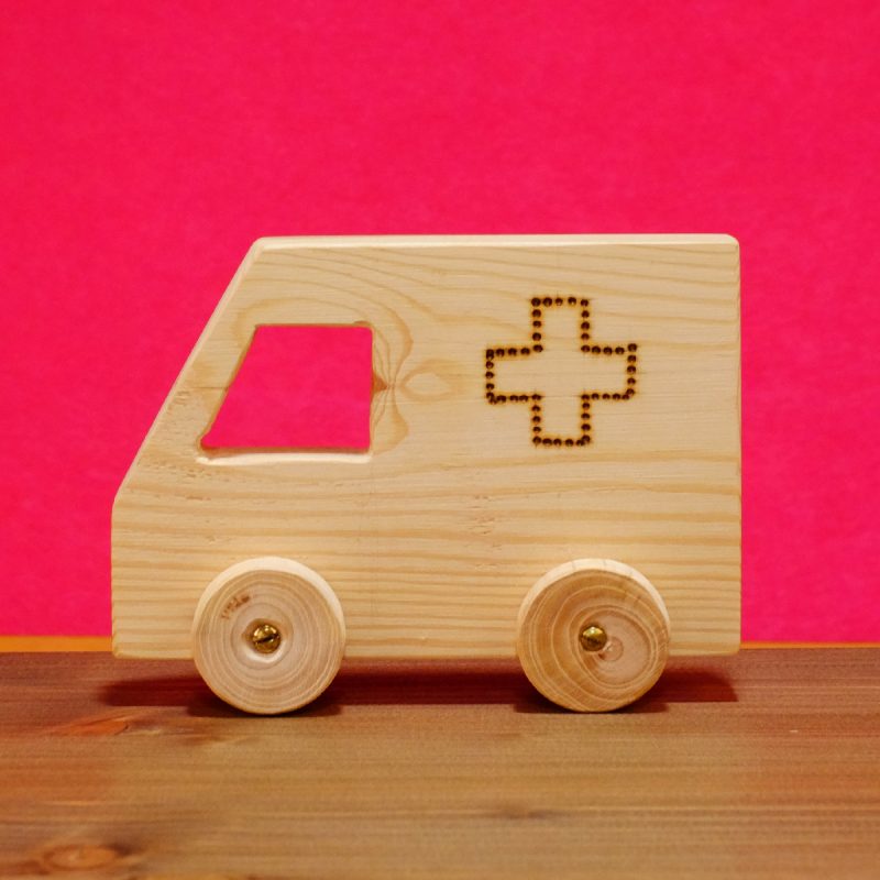 Ambulancia de madera de pino, juguete ecológico