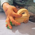 Coche de madera maciza, de juguete, modelo Isseta