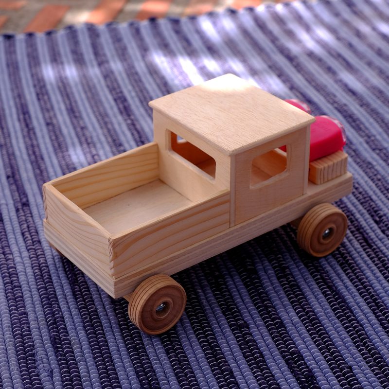 Camión molón - faros fucsia