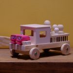 Camión molón - faros fucsia