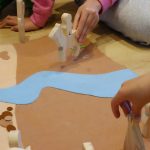 Mini mundo oeste, paloverso de madera y fieltro