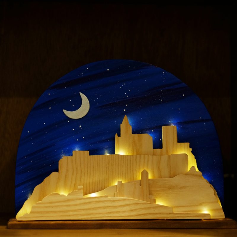 Cuadro tridimensional y artesanal de la Fortaleza de la Mota iluminada