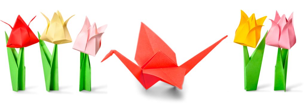 Flores y pájaro de origami para narración en Kamishibai