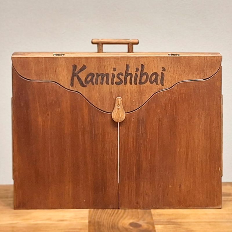 Teatro de madera, teñido y personalizado con grabado